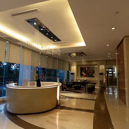 BGC Bellagio Spacious Golfview Loft